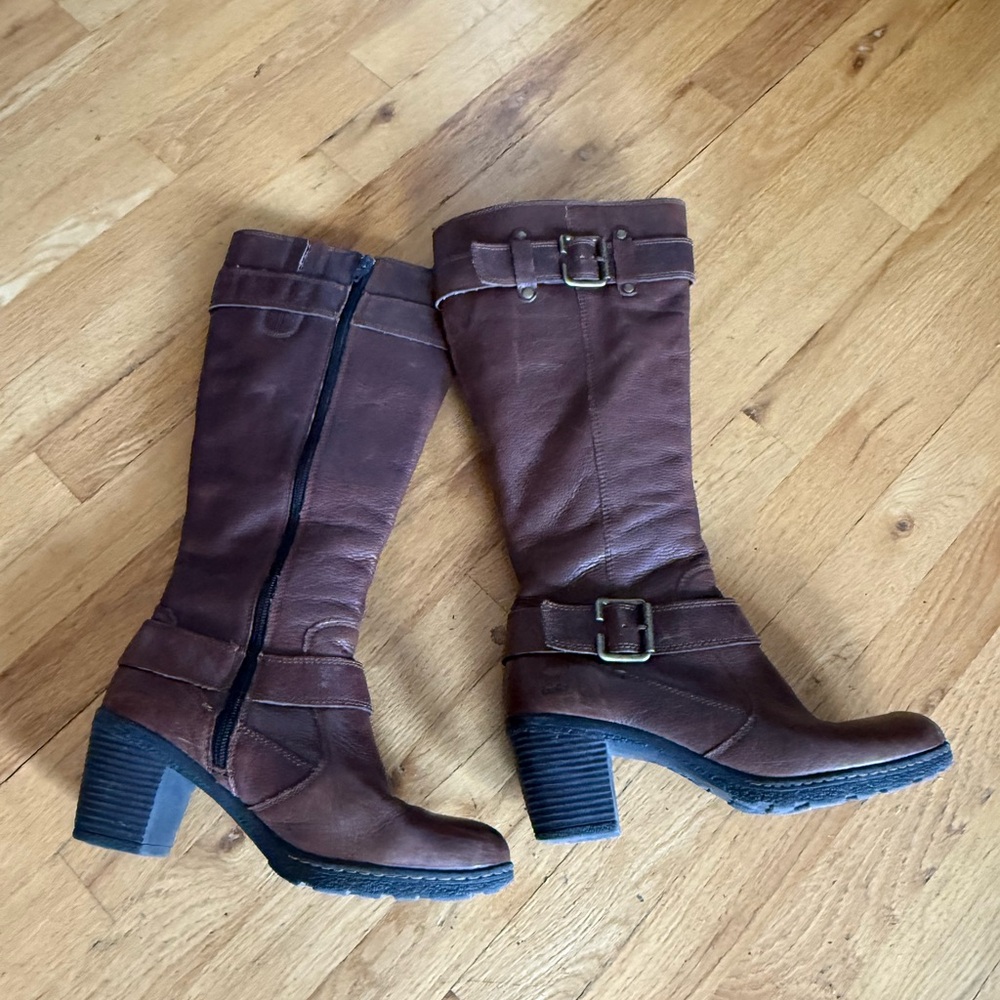 Brown Leather Knee-High Bolo Boots with Warm Lining & Comfortable Fit - Picture 3 of 8